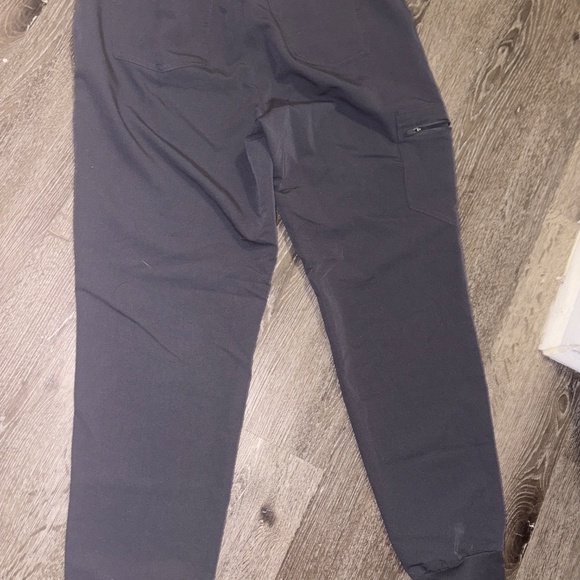 FIGs - Picture 3 of 4